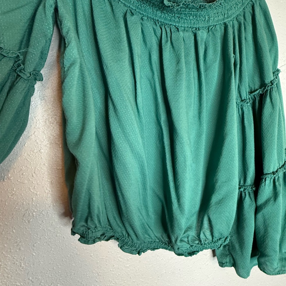 Free People Free Spirit Off Shoulder Green Bell Sleeve Crop Top Size XS - Picture 4 of 6